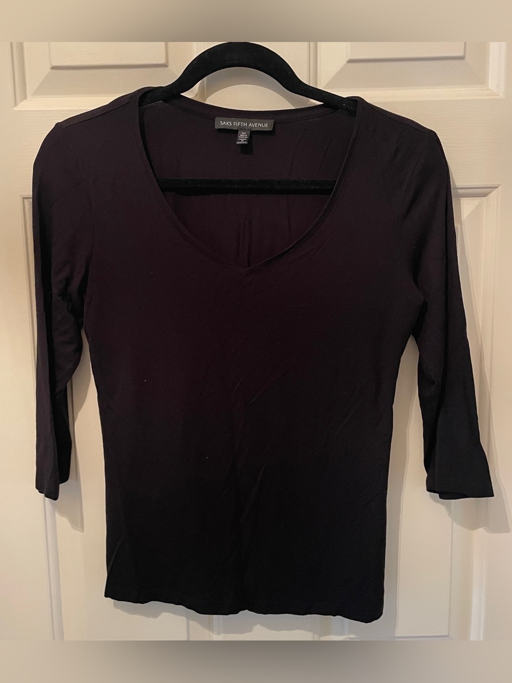 Saks Fifth Avenue Black V-Neck 3/4 Sleeve Women's Top - Picture 2 of 8